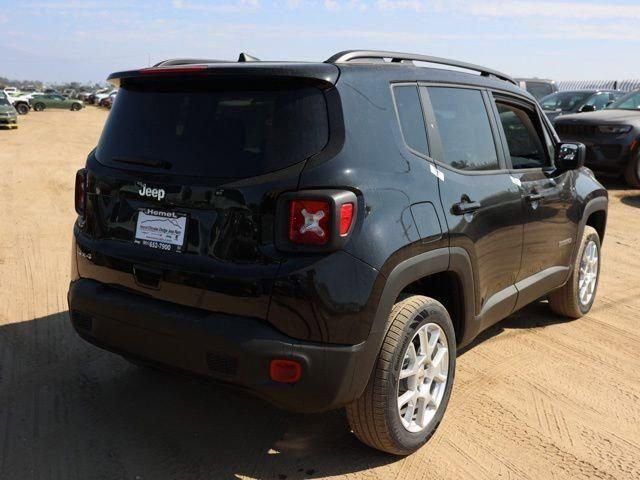 Used 2023 Jeep Renegade Latitude w/ Sun & Fun Group image 4