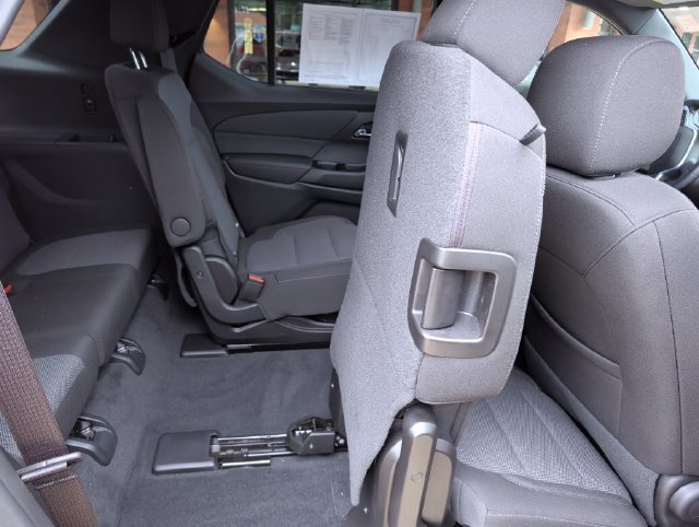 Used 2023 Chevrolet Traverse LT FWD image 30