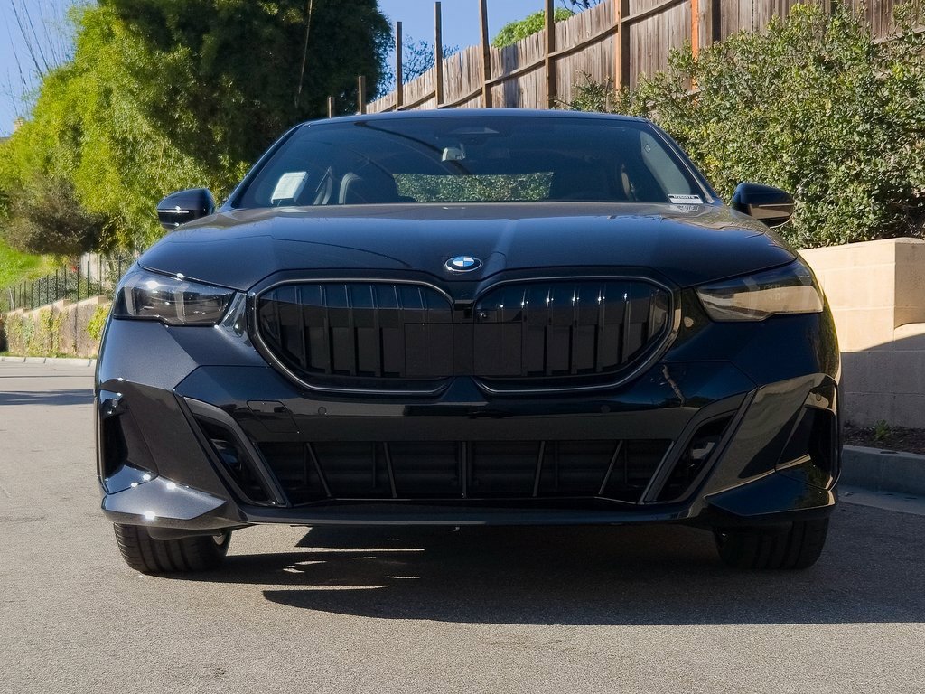 New 2026 BMW 530i image 3