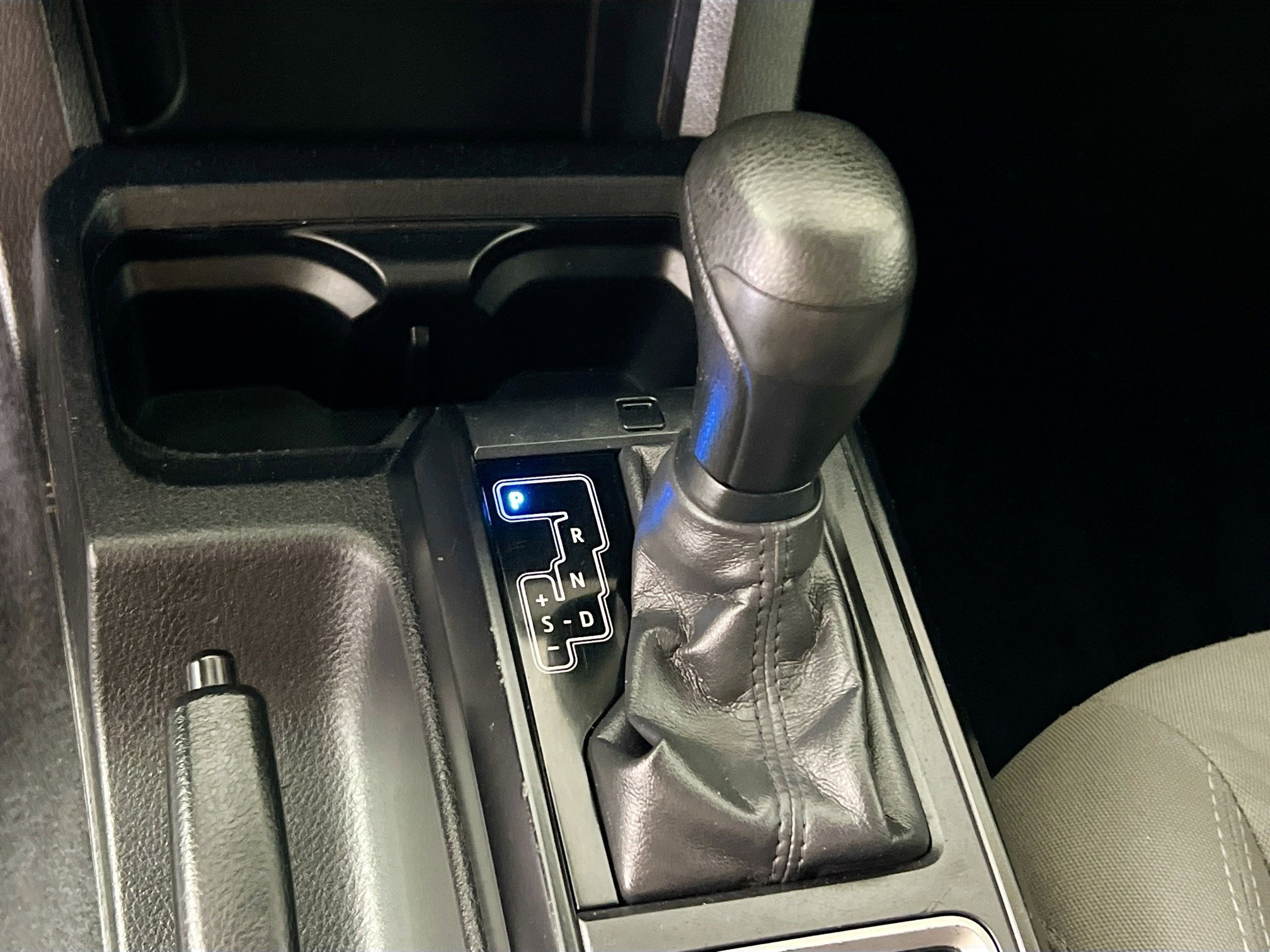 Used 2020 Toyota Tacoma SR AWD/4WD image 23