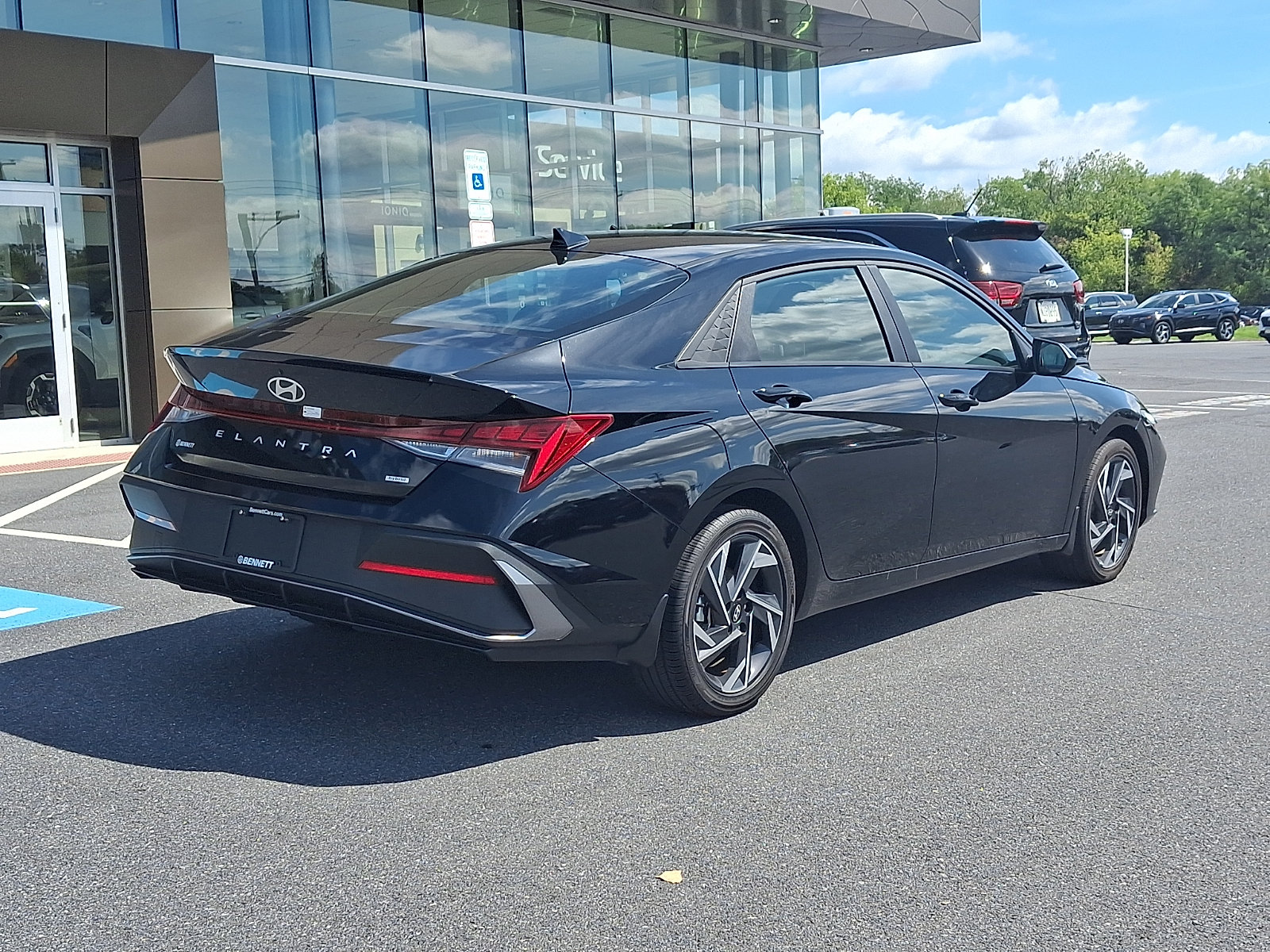 Used 2025 Hyundai Elantra SEL FWD image 6