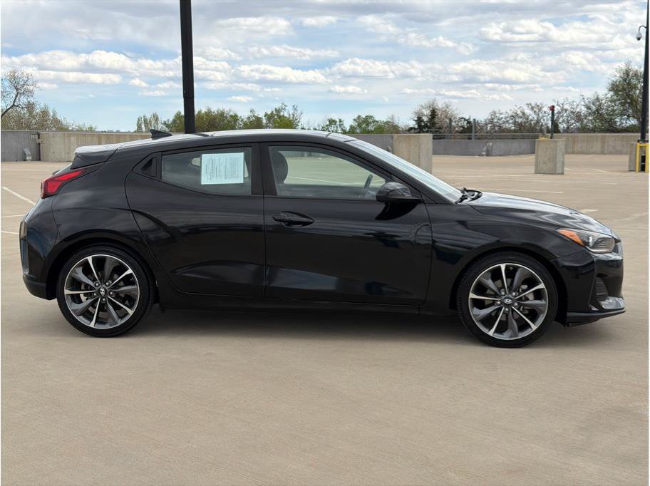 Used 2019 Hyundai Veloster 2.0 Premium FWD image 9