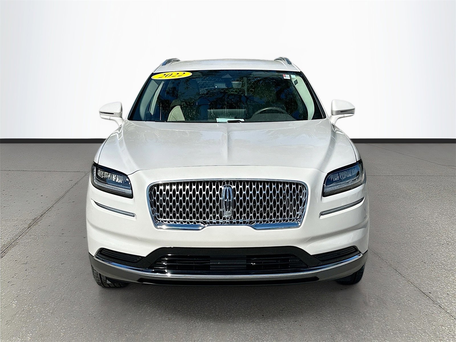 Used 2022 Lincoln Nautilus FWD w/ Premium Package image 2