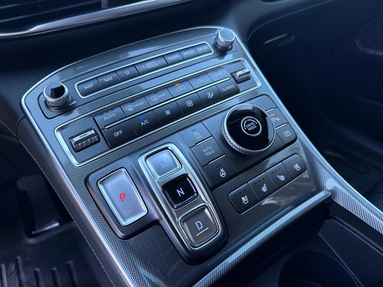 Used 2021 Hyundai Santa Fe Limited image 24