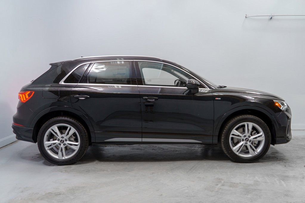 Used 2024 Audi Q3 2.0T Premium Plus w/ Premium Plus Package image 8