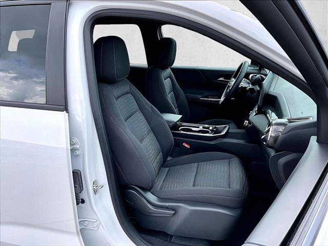 Used 2026 Chevrolet Equinox LT FWD image 9