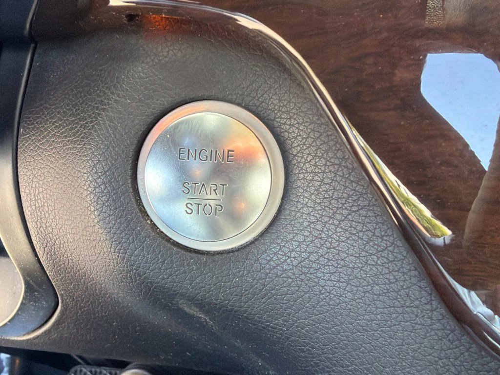 Used 2014 Mercedes-Benz GL 450 4MATIC image 32