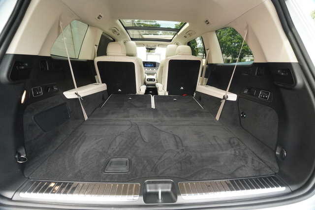 Used 2025 Mercedes-Benz GLS 580 4MATIC image 30