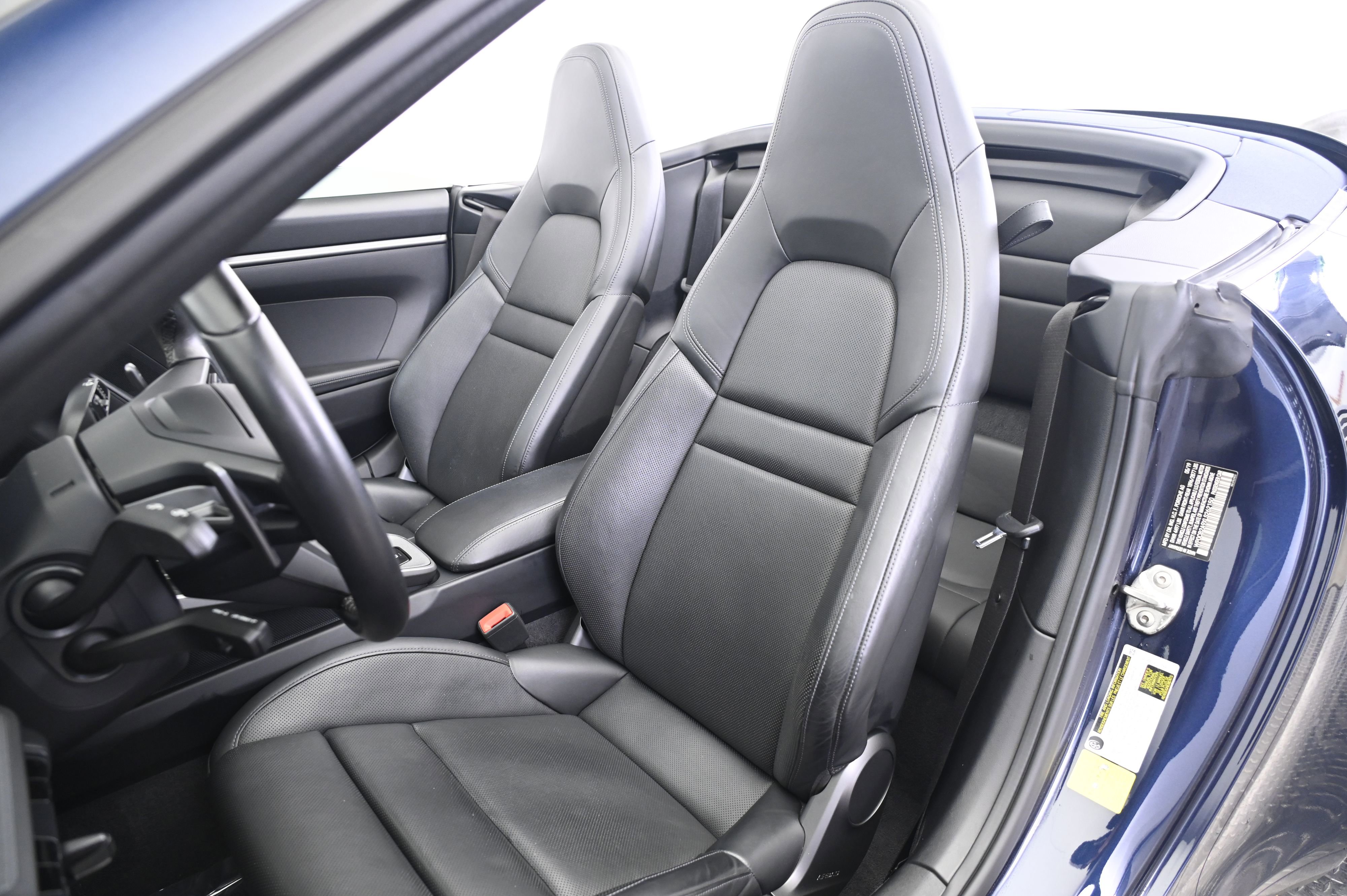 Used 2020 Porsche 911 Carrera S image 5