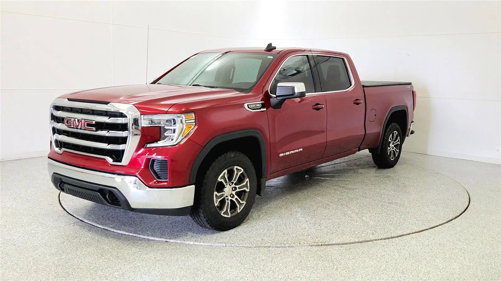 Used 2019 GMC Sierra 1500 SLE w/ X31 Off-Road Package AWD/4WD image 3