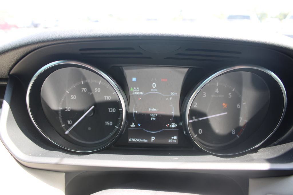 Used 2019 Land Rover Discovery SE AWD/4WD image 16