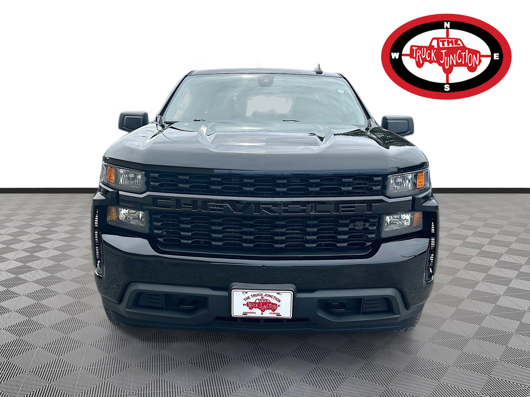 Used 2021 Chevrolet Silverado 1500 Custom w/ Safety Confidence Package image 2