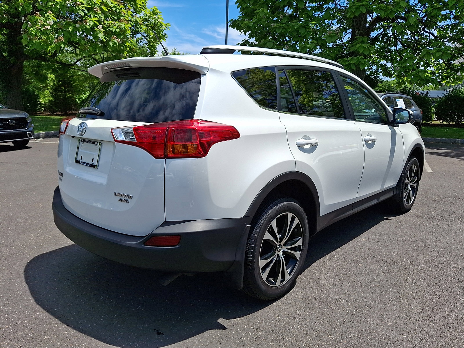 Used 2015 Toyota RAV4 Limited w/ Technology Package AWD/4WD image 6