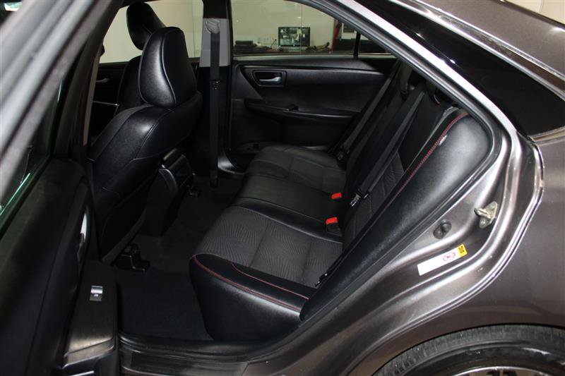 Used 2016 Toyota Camry SE FWD image 24