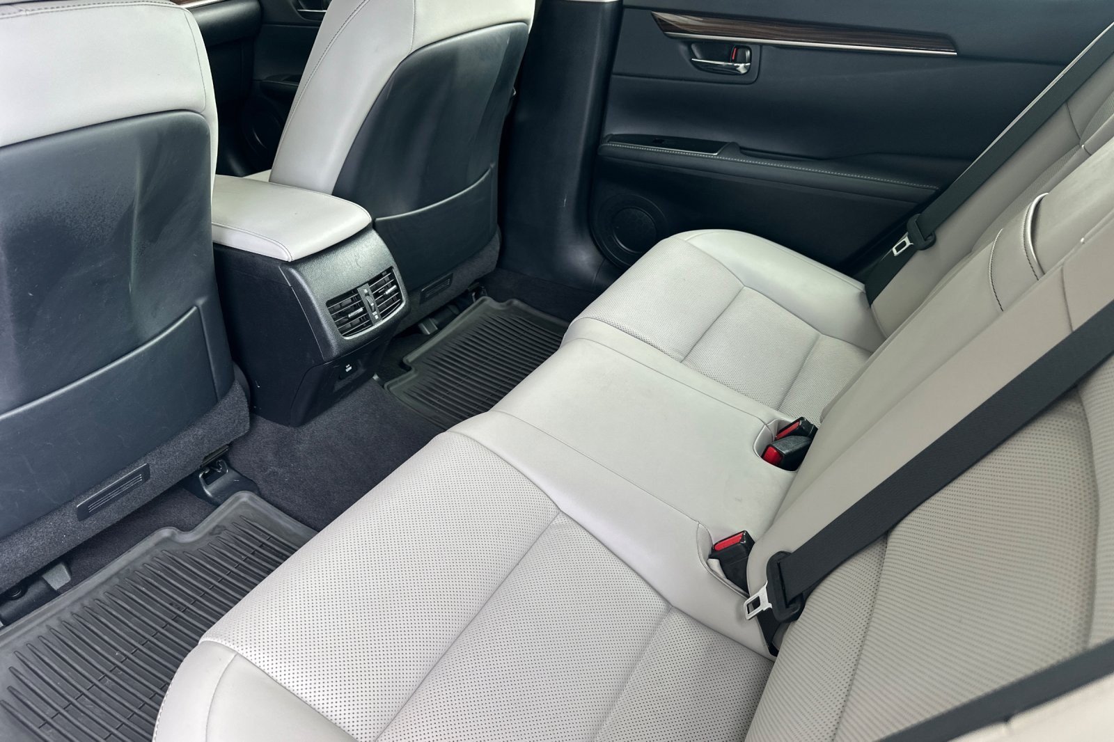 Used 2017 Lexus ES 300h w/ Navigation System Package FWD image 11