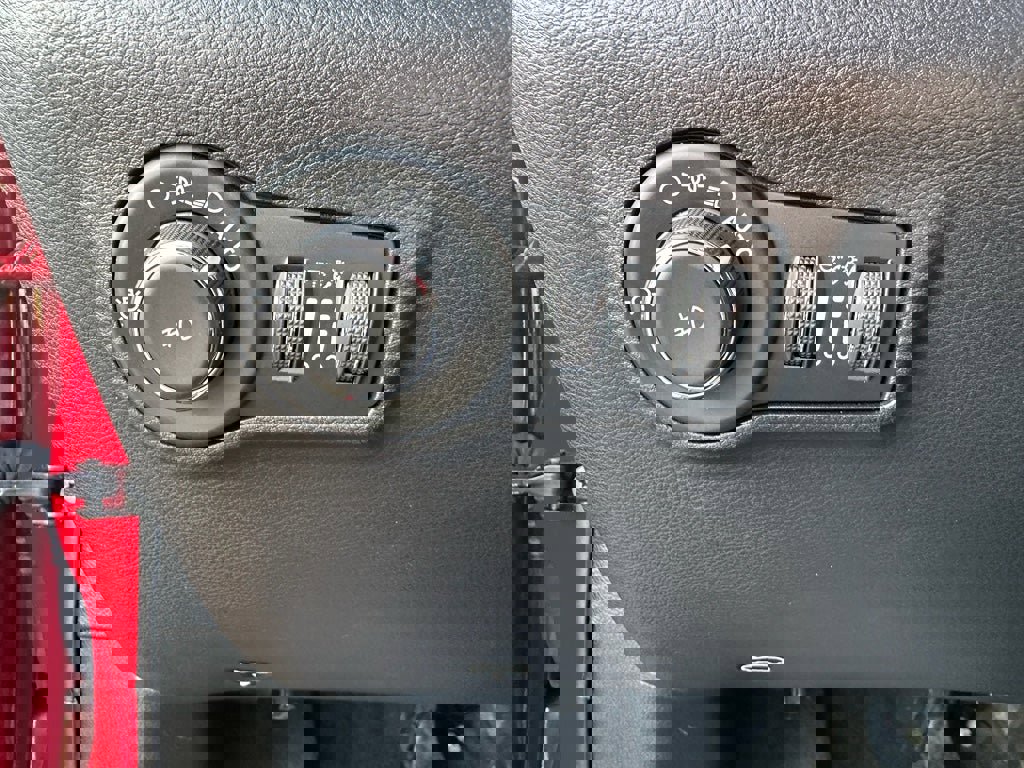 Used 2023 Jeep Compass Limited image 16