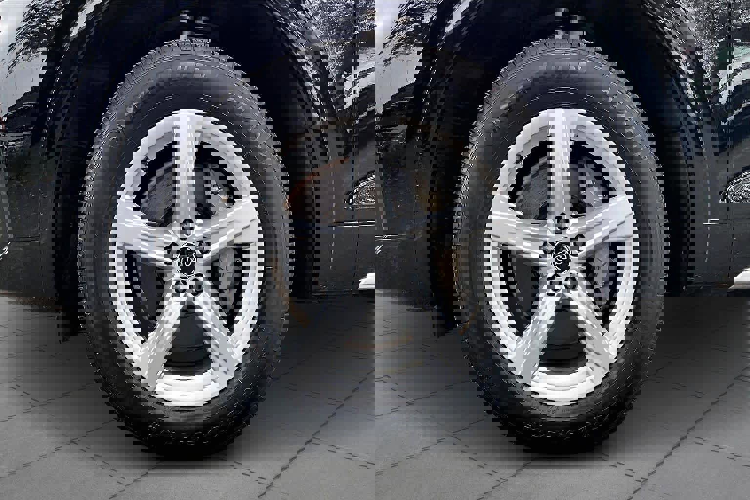 Used 2021 Audi Q5 Premium w/ Convenience Package image 11