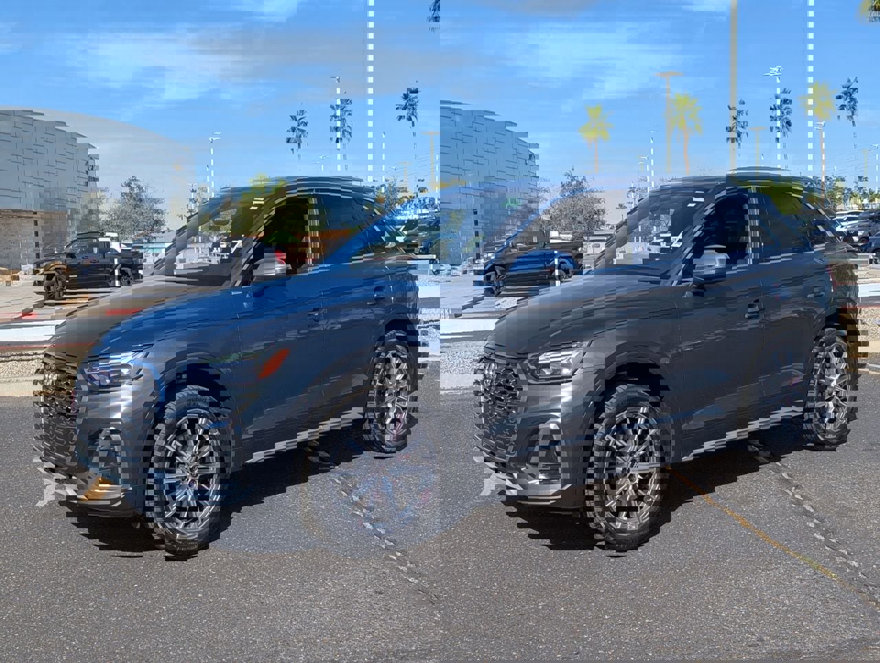 Used 2023 Audi SQ5 Premium Plus w/ Premium Plus Package image 2