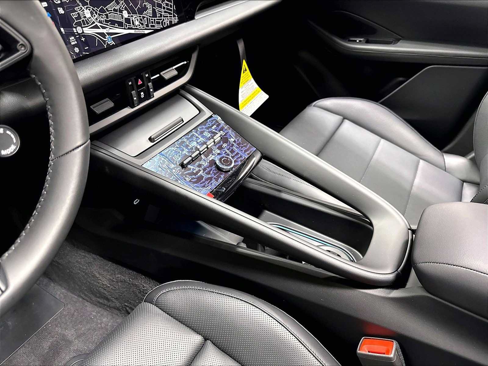 New 2026 Porsche Macan 4 Electric AWD/4WD image 17
