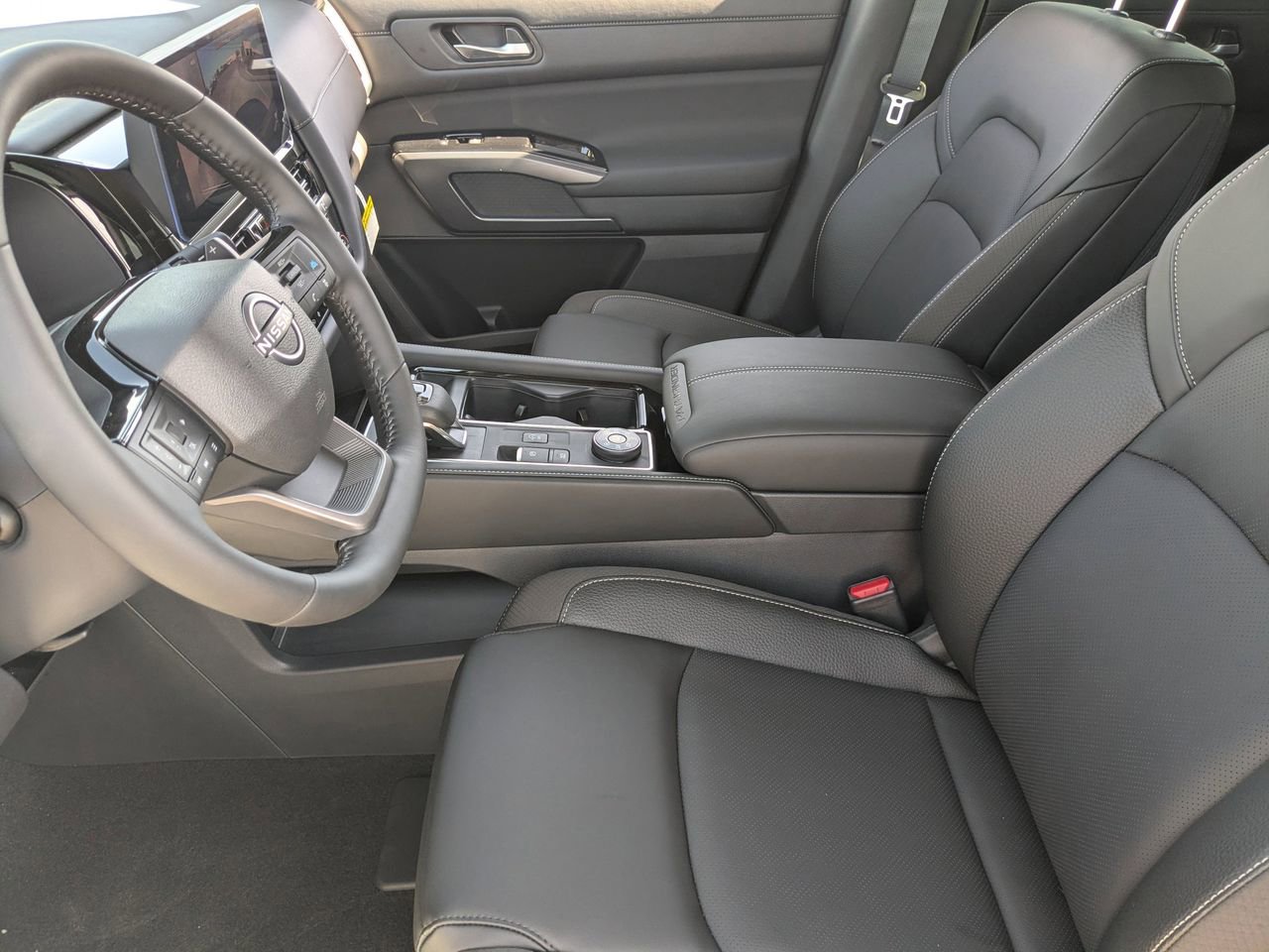 New 2026 Nissan Pathfinder SL w/ SL Premium Package AWD/4WD image 11