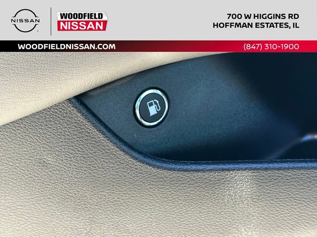 Used 2025 Chrysler Pacifica Select image 26