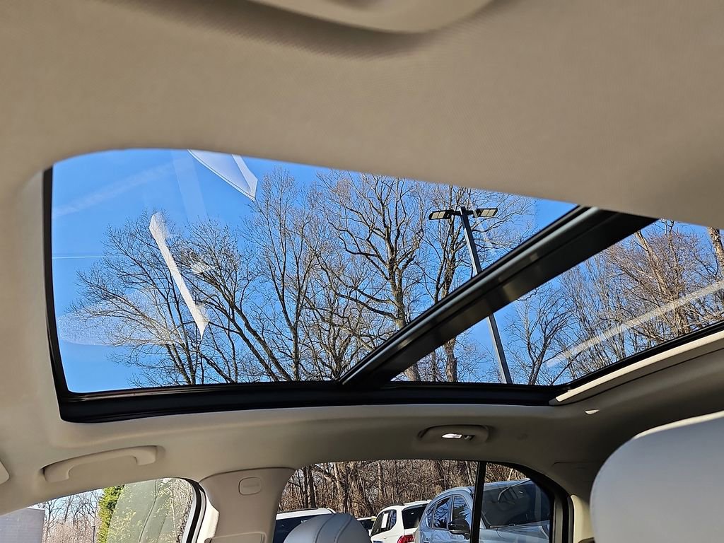 Used 2023 Cadillac XT4 Premium Luxury w/ Cold Weather Package image 11