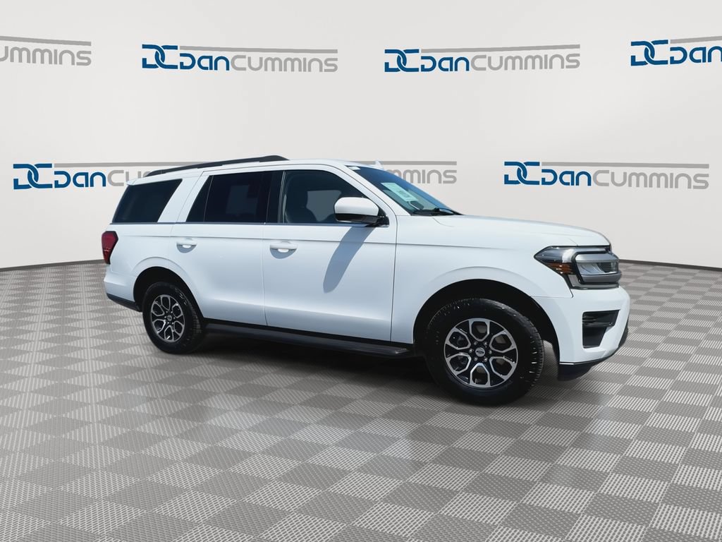 Used 2024 Ford Expedition XLT AWD/4WD image 2