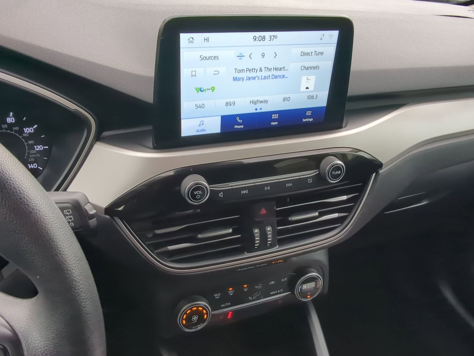 Used 2020 Ford Escape SE image 29