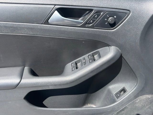 Used 2014 Volkswagen Jetta SE FWD image 11