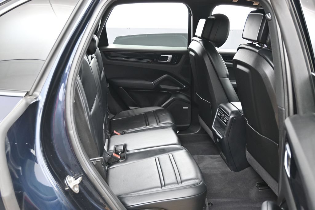 Used 2021 Porsche Cayenne AWD/4WD image 36