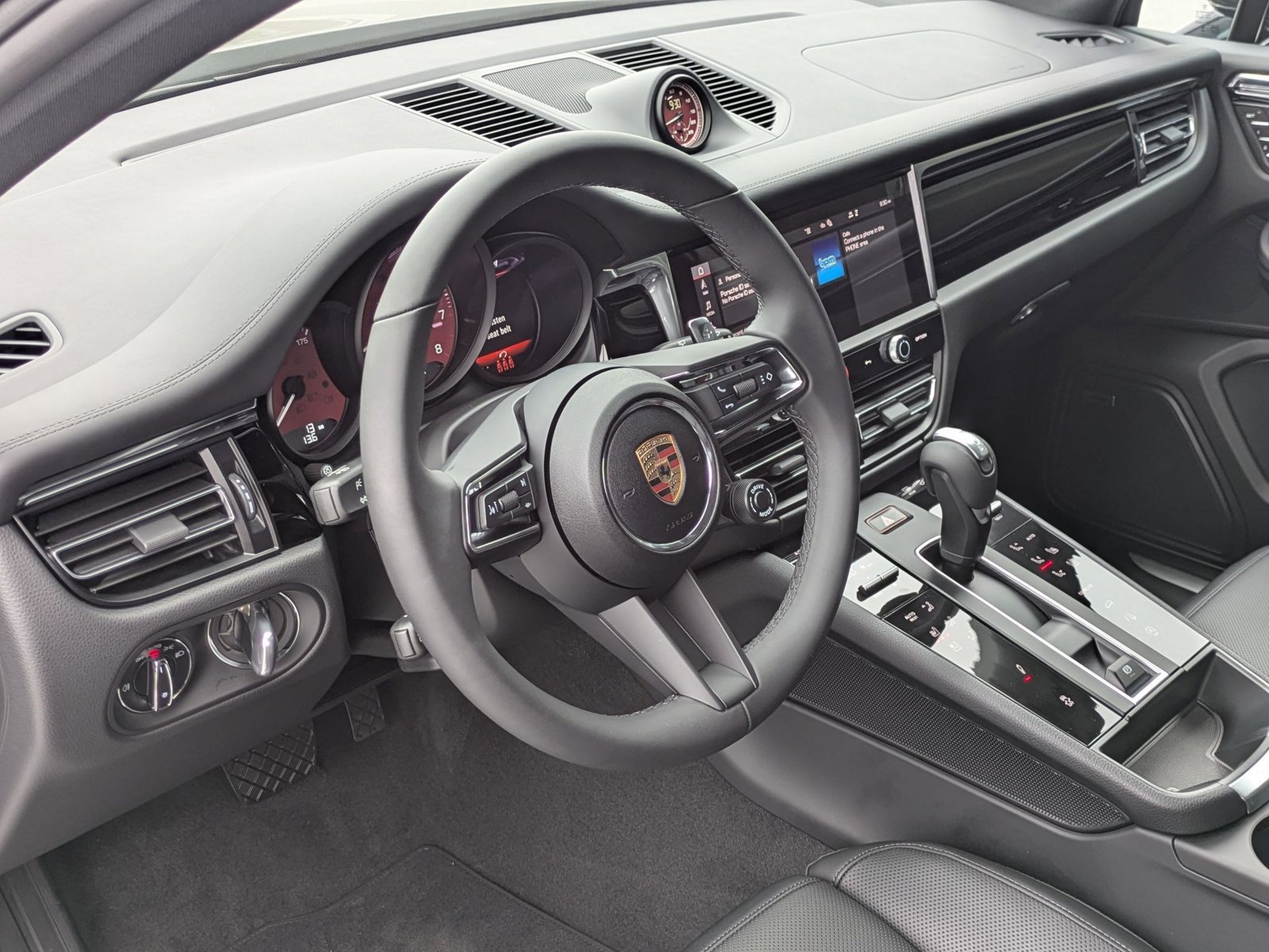 New 2025 Porsche Macan S AWD/4WD image 4