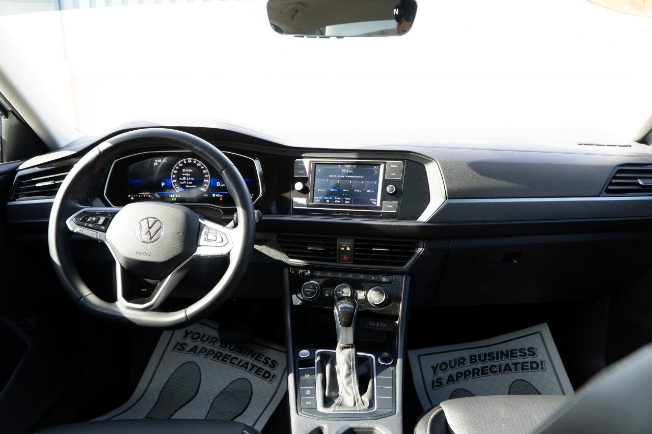 Used 2024 Volkswagen Jetta SE w/ Panoramic Sunroof Package FWD image 38