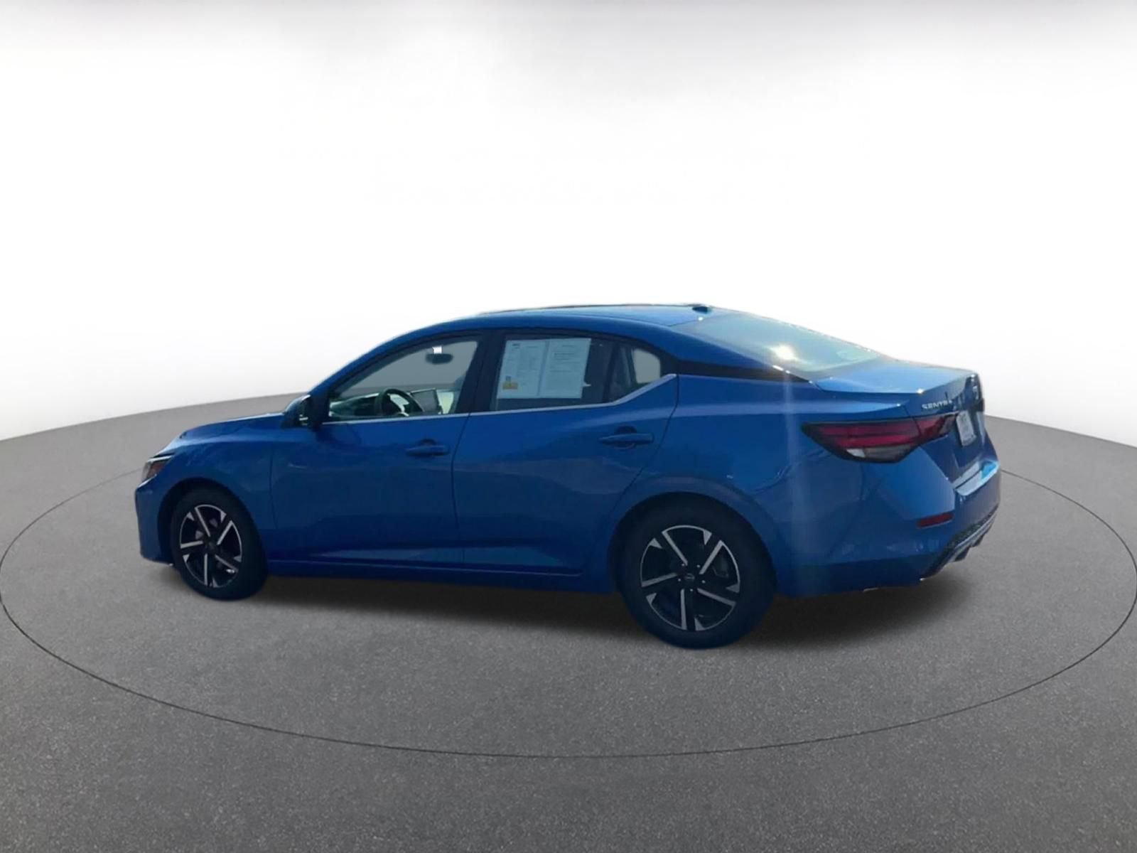 Used 2025 Nissan Sentra SV FWD image 8