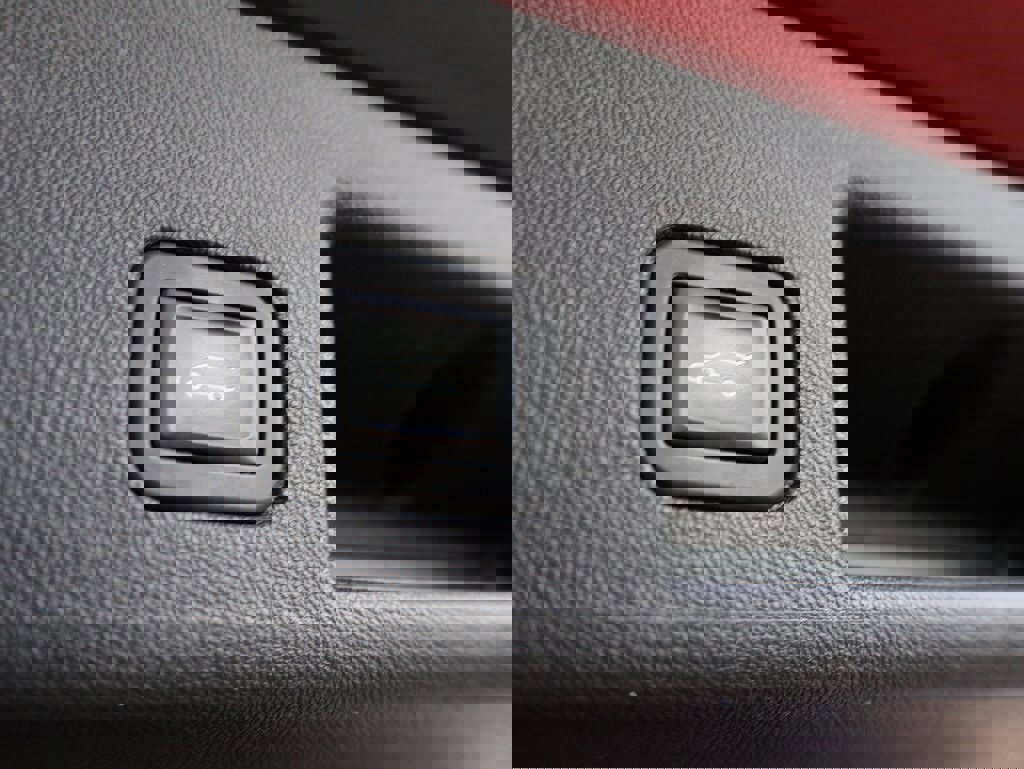 Used 2024 Chevrolet Equinox LT image 17