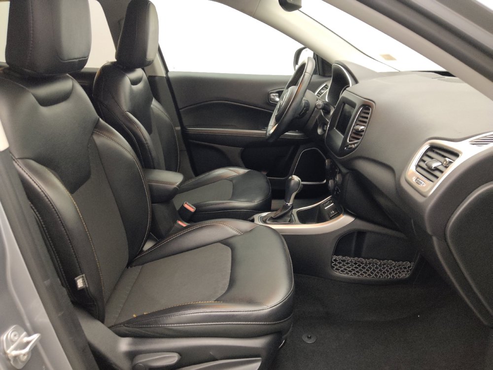 Used 2018 Jeep Compass Latitude w/ Popular Equipment Group FWD image 21