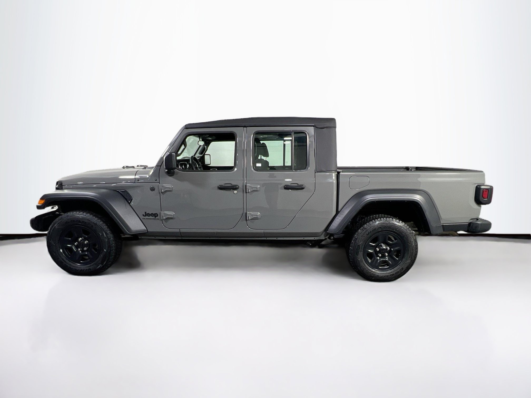 Used 2023 Jeep Gladiator Sport w/ Trailer Tow Package AWD/4WD image 8