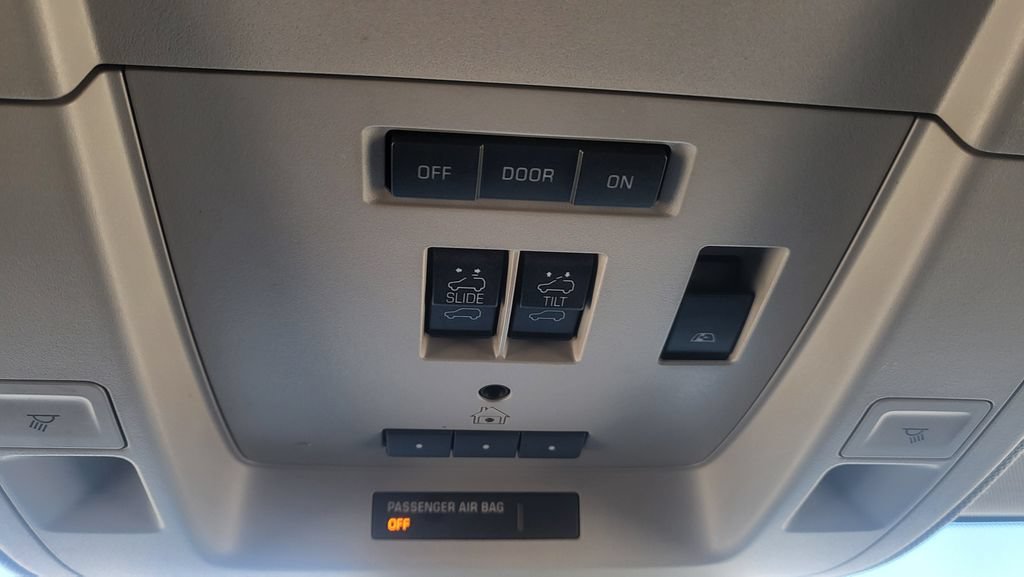 Used 2018 GMC Sierra 1500 Denali RWD image 34