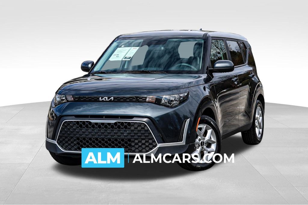 Used 2025 Kia Soul LX w/ LX Technology Package FWD image 1