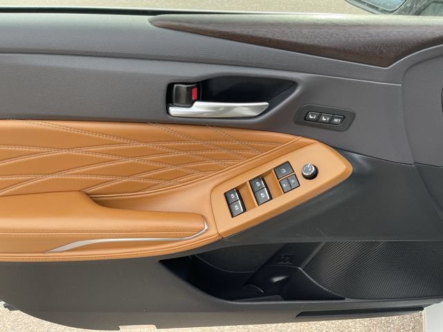 Certified 2020 Toyota Avalon Limited w/ Advanced Safety Package FWD image 12