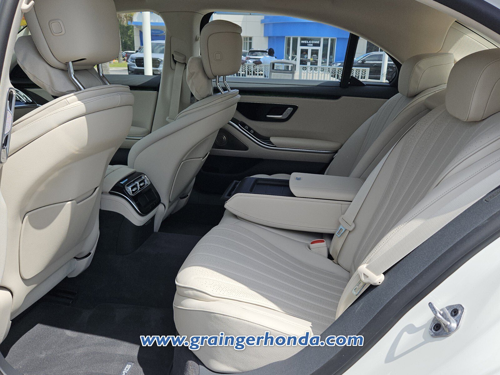 Used 2022 Mercedes-Benz S 500 4MATIC image 11