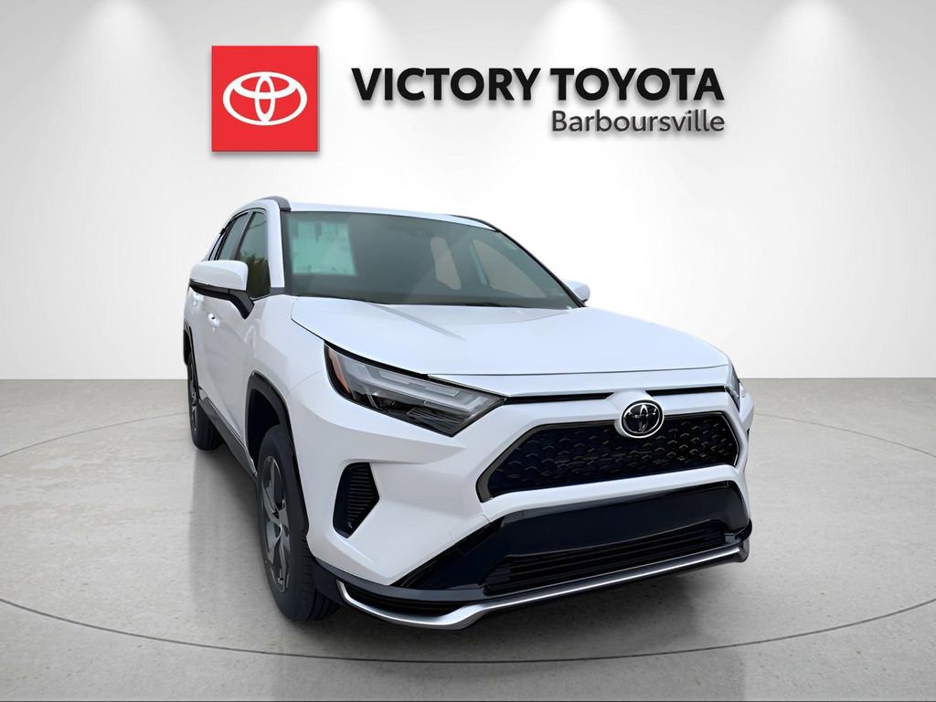 New 2025 Toyota RAV4 SE image 2