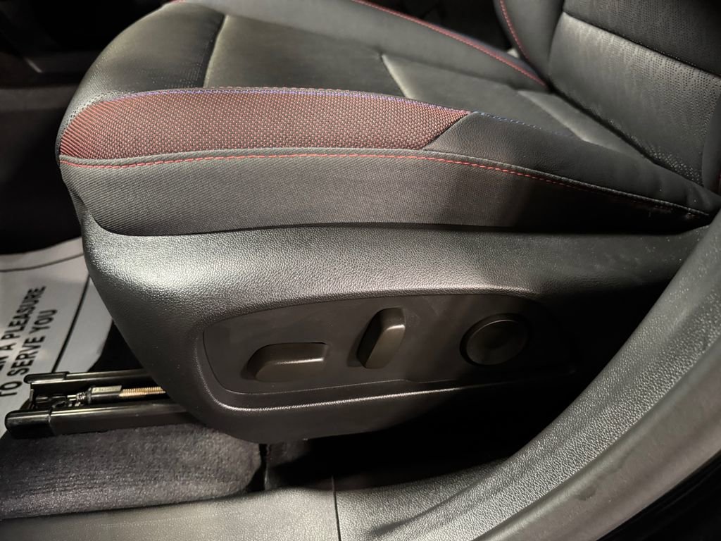 Used 2026 Chevrolet Equinox RS w/ Convenience Package III image 13