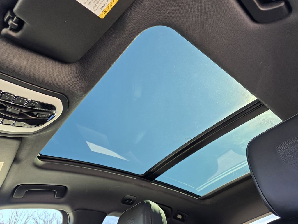 New 2025 Porsche Macan Turbo image 15