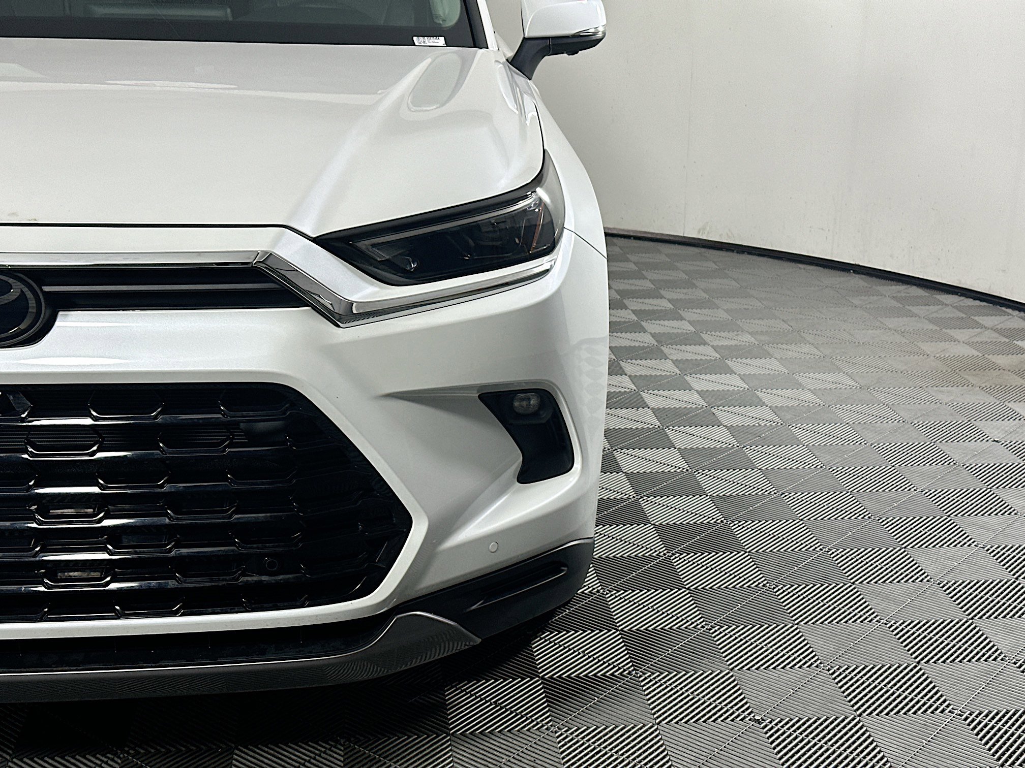 Used 2025 Toyota Grand Highlander AWD image 9