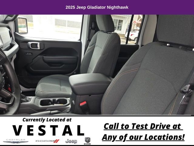 Used 2025 Jeep Gladiator Sport image 12