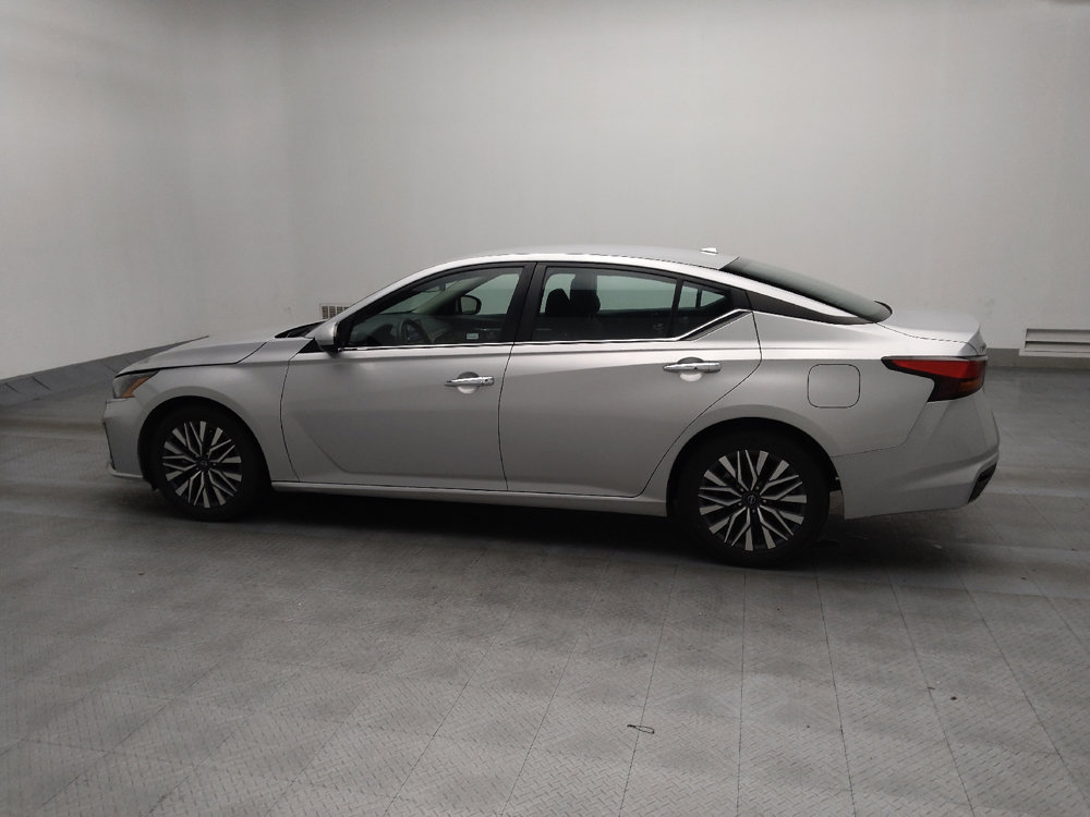 Used 2023 Nissan Altima 2.5 SV image 3