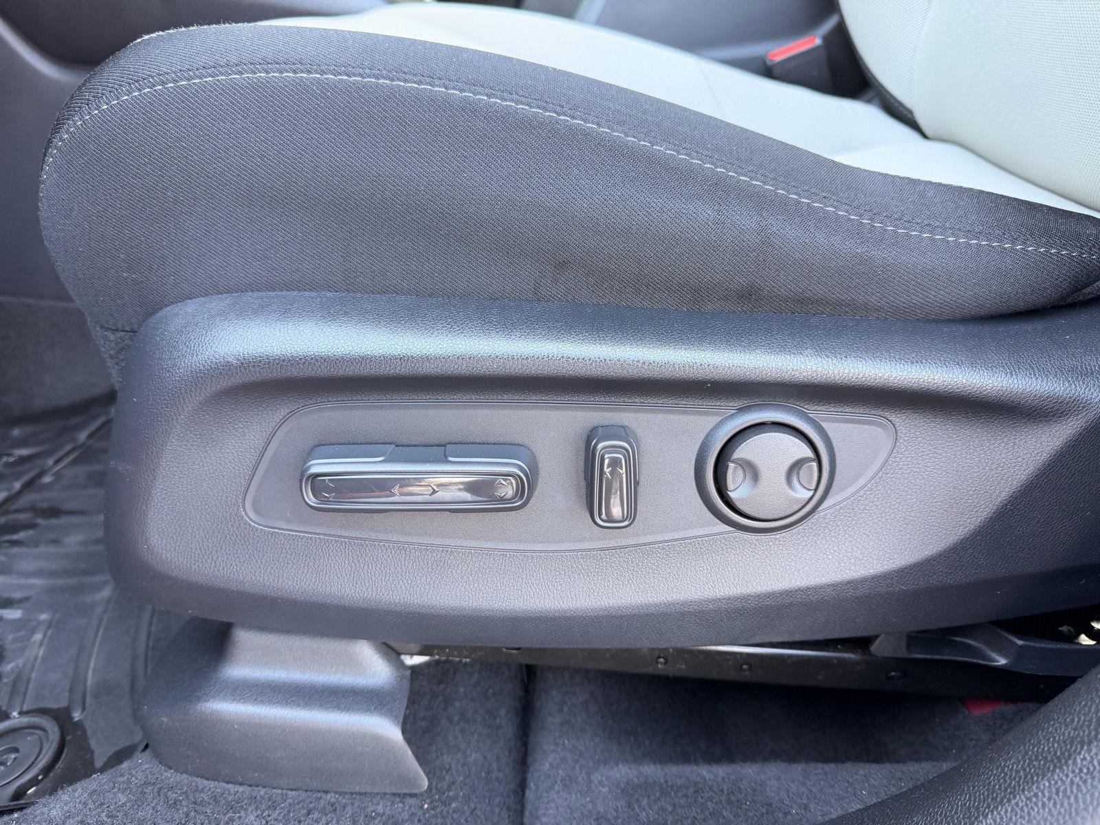 Used 2023 Honda CR-V EX image 16