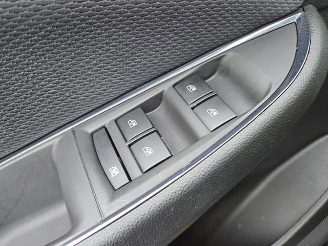 Used 2017 Chevrolet Cruze LT image 6