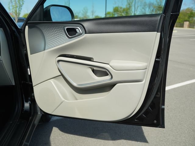 Used 2024 Kia Soul LX FWD image 20