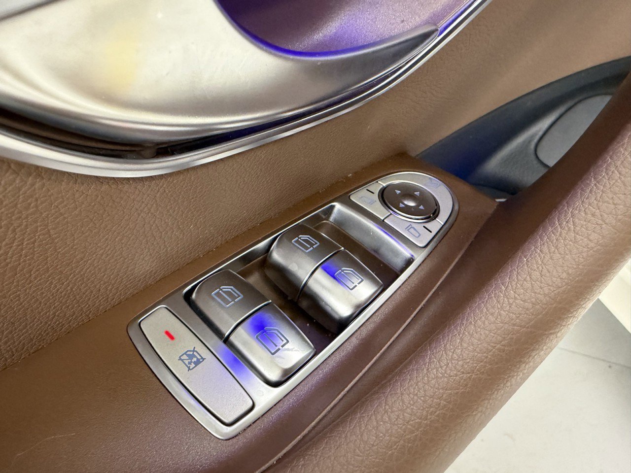 Used 2023 Mercedes-Benz E 350 4MATIC Sedan w/ Premium Package image 51